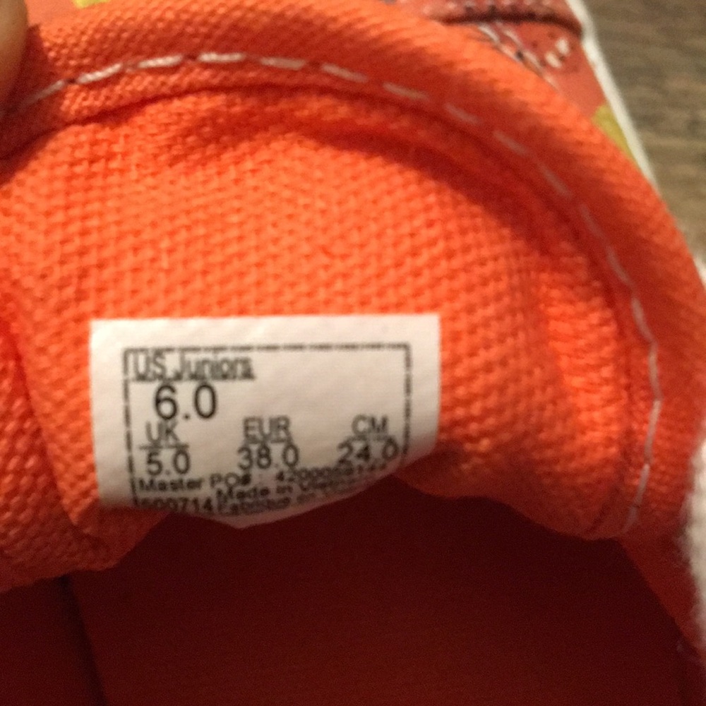 Vans Coral /Orange Fruit Print Sneakers Woman’s Size 6 - Picture 8 of 17